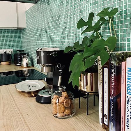 Green Balcony & King Size Bed Praha Bagian luar foto