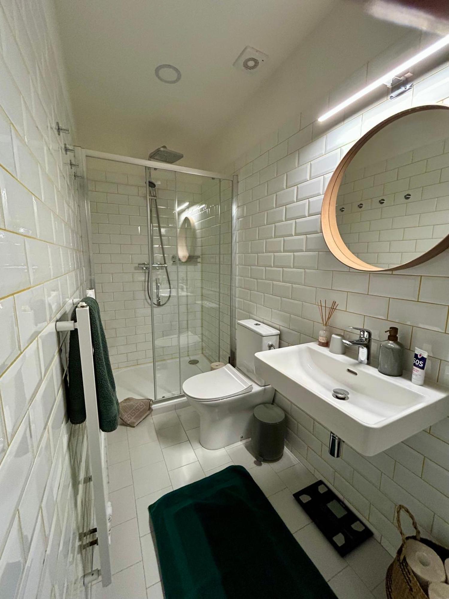 Green Balcony & King Size Bed Praha Bagian luar foto